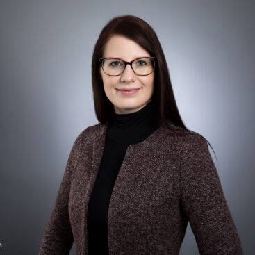 Portrait of a smiling swiss business Frau