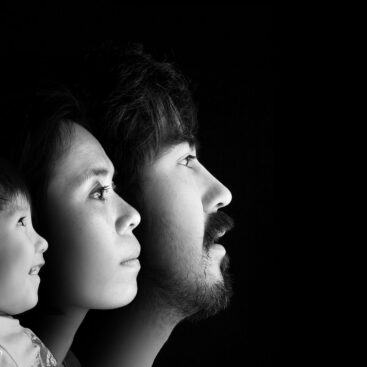 Professionelle Familienfotos sind eine zauberhafte Erinnerung und Spass für die ganze Familie